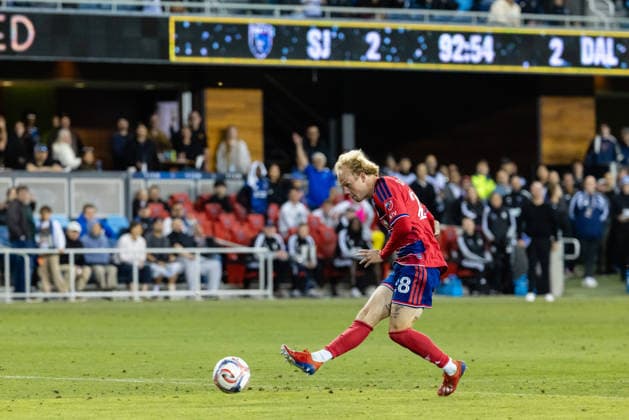SAN JOSE, CA - MAY 16: Samuel Sarver 28 of FC Dallas scores a goal in the second half of a match against the San Jose Earthquakes on May 16, 2026 at PayPal Park in San Jose, CA. (Photo by Matthew Huang Icon Sportswire) SOCCER: MAY 16 MLS, Fussball Herren, USA San Jose Earthquakes vs FC Dallas EDITORIAL USE ONLY Icon260516017