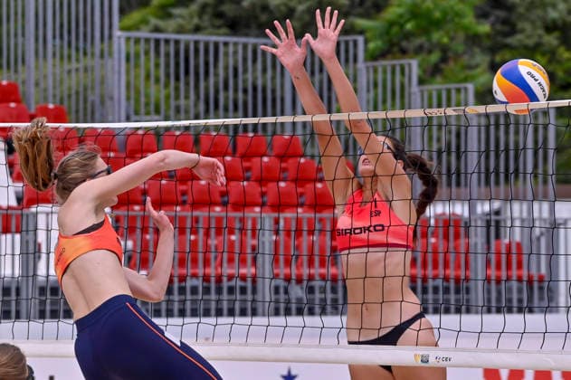 May 17, 2026, Madrid, Madrid, Spain: TRIJNTJE VEERBEEK of Belgium and SOFIA IZUZQUIZA CORULLA of Spain during the men s preliminary round match (Pool A) between the German national team, Nationalteam and the Spanish national team, held at the Beach Pro Tour Futures Madrid 2026 at the Parque Deportivo Puerta de Hierro on May 15, 2026, in Madrid, Spain. Beach Pro Tour Futures Madrid 2026 (Men s) - 15.08.26  - ZUMAc312 20260517_zsp_c312_011 Copyright: xOscarxManuelxSanchezx