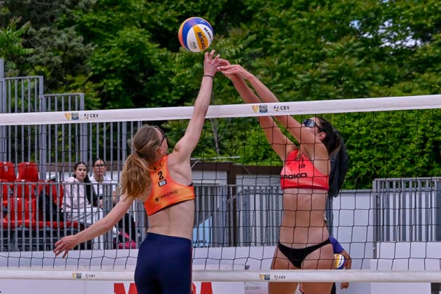 May 17, 2026, Madrid, Madrid, Spain: SOFIA IZUZQUIZA CORULLA of Spain and TRIJNTJE VEERBEEK of Belgium during the men s preliminary round match (Pool A) between the German national team, Nationalteam and the Spanish national team, held at the Beach Pro Tour Futures Madrid 2026 at the Parque Deportivo Puerta de Hierro on May 15, 2026, in Madrid, Spain. Beach Pro Tour Futures Madrid 2026 (Men s) - 15.08.26  - ZUMAc312 20260517_zsp_c312_028 Copyright: xOscarxManuelxSanchezx