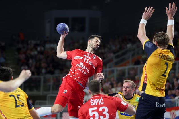 Croatia v Sweden: Internation Friendly Handball Match Zvonimir Srna of Croatia shoots during the International Friendly, Länderspiel, Nationalmannschaft handball match between Croatia and Sweden at Arena Varazdin on May 16, 2026.  SanjinxStrukic PIXSELL