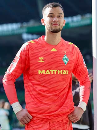 Torhueter Mio Backhaus Werder Bremen laughs, Bundesliga, SV Werder Bremen v Borussia Dortmund, Weserstadion on May 16, 2026 in Bremen, Germany Photo by Marco Steinbrenner DeFodi Images Torhueter Mio Backhaus Werder Bremen smiles, Bundesliga, SV Werder Bremen v Borussia Dortmund, Weserstadion, May 16, 2026 in Bremen, Germany Photo by Marco Steinbrenner DeFodi Images DFL regulations prohibit any use of photographs as image sequences and or quasi video