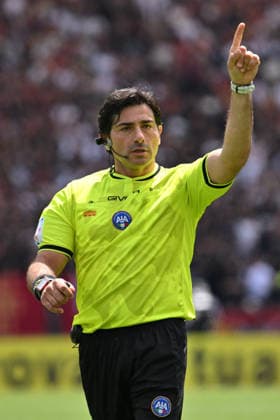 IPA84781899 - Referee Fabio Maresca participates in the 37th day of the Serie A Championship between A.S. Roma and S.S. Lazio at the Olympic Stadium on May 17, 2026 in Rome, Italy.  Copyright: xDomenicoxCippitelli IPAxSportx xx 84781899