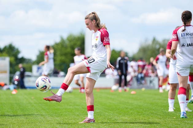 2 Frauen Bundesliga SC Sand vs VfB Stuttgart, 17 05 2026 Joy Castor VfB Stuttgart, 30 beim aufwärmen 2 Frauen Bundesliga SC Sand vs VfB Stuttgart, Adams Arena SC Sand, 17 05 2026 DFB DFL REGULATIONS PROHIBIT ANY USE OF PHOTOGRAPHS AS IMAGE SEQUENCES AND OR QUASI VIDEO Copyright: xBEAUTIFULxSPORTS Boscox