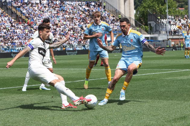 ComoÕs ParmaÕs Enrico Del Prato ComoÕs Lucas Da Cunha during the Serie A soccer match between Como and Parma at the Giuseppe Sinigaglia stadium in Como, north Italy - May 17, 2026 - Soccer.  Copyright: xAntonioxSaiai LaPressex