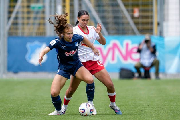 v li Jamilla Sofia Rankin TSG, 5 , Lisa Baum RBL, 11 , duel, duel, tackle, tackling, dynamics, action, action, 17 05 2026, Sinsheim Hoffenheim Germany , Football, Google Pixel Women Bundesliga, TSG 1899 Hoffenheim RB Leipzig, DFB DFL REGULATIONS PROHIBIT ANY USE OF PHOTOGRAPHS AS IMAGE SEQUENCES AND OR QUASI VIDEO xozx