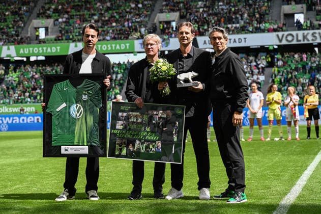 Soccer I Women I Season 2025 2026 I Bundesliga I 26 Matchday I VfL Wolfsburg 1 FC Nürnberg I 17 05 2026 Farewell Ralf Kellermann Director Womens Soccer, VfL Wolfsburg 2 v r before the match, farewell match Crop, close-up, portrait, portrait, single photo, single image, body Wolfsburg Volkswagen Arena Lower Saxony Germany Copyright: xLobeca InesxHähnelx