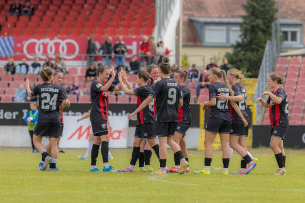 Ingolstadt, Germany 17 May 2026 2 Womens Bundesliga 2025 2026 Sp 26 FC Ingolstadt 04 vs FC Bayern Munich II In the picture in the Traube Goalscorer Stefanie Reischmann FCI celebrates with her teammates after her goal for 1 0 Audi Sportpark Bayern Copyright: xFotostandx xSchäferx