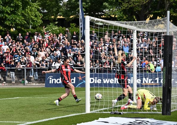 17 05 2026, xsltx, Fußball Google Pixel Frauen Bundesliga, Eintracht Frankfurt 1 FC Union Berlin v re Cara Bösl 1 FC Union Berlin lets a shot from Lisanne Gräwe Eintracht Frankfurt slip through her fingers 3 2 for Frankfurt GÃ raldine Reuteler Eintracht Frankfurt pushes the ball over the line to be on the safe side DFL DFB REGULATIONS PROHIBIT ANY USE OF PHOTOGRAPHS as IMAGE SEQUENCES and or QUASI VIDEO