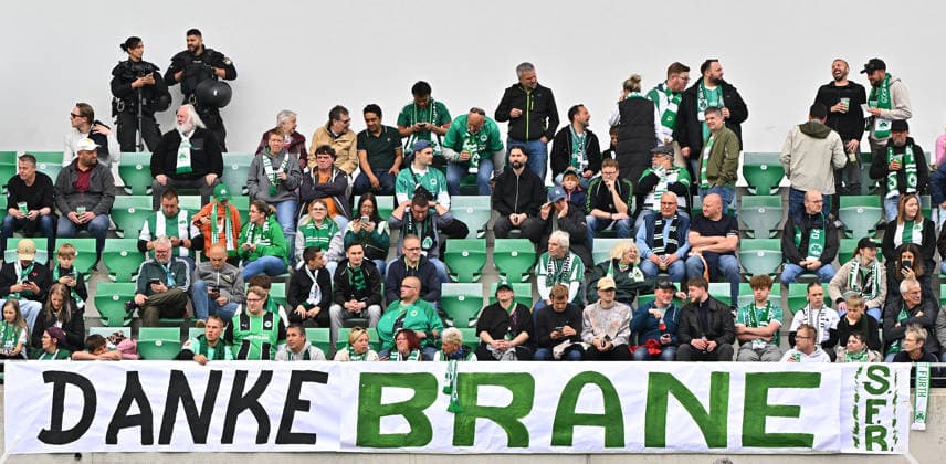 17 05 2026 Soccer Season 2025 2026 2 Soccer Bundesliga 34 Matchday SpVgg Greuther Fürth Kleeblatt Fortuna Düsseldorf Sportfoto Zink MeZi xmexzix DFL regulations prohibit any use of photographs as image sequences and or quasi video only for editorial use Banner banner for Branimir Hrgota 10, SpVgg Greuther Fürth