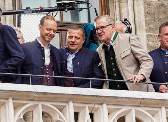 17 05 2026, Football Bundesliga 2025 2026, FC Bayern Munichs championship celebration on the balcony of Munich City Hall from left to right Rouven Kasper CHAIRMAN MARKETING AND SALES, FC Bayern , Chief Sports Officer Max Eberl Bayern Munich , CEO Jan Christian Dreesen FC Bayern Munich