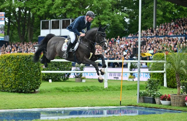 GER Al Shira aa German Jumping Dressage Derby Hamburg, Al Shira aa 95 German Jumping Derby 17 05 2026, GER Al Shira aa German Jumping Dressage Derby Hamburg, PAl Shira aa 95 German Jumping Derby presented by Melitta CSI4 Al Shira aa Derby Tour Final in the picture Michael Grimm GER on Duplexx am Wassergraben nordphotoxGmbH xWitke nph00002