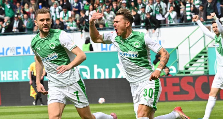 17 05 2026 Soccer Season 2025 2026 2 Soccer Bundesliga 34 Matchday SpVgg Greuther Fürth Kleeblatt Fortuna Düsseldorf Sportfoto Zink xwoxzix DFL regulations prohibit any use of photographs as image sequences and or quasi video only for editorial use Torjubel Jubel nach Treffer Tor Torschuß zum 1 0 duirch Felix Klaus 30, SpVgg Greuther Fürth Dennis Srbeny 7, SpVgg Greuther Fürth Felix Klaus 30, SpVgg Greuther Fürth