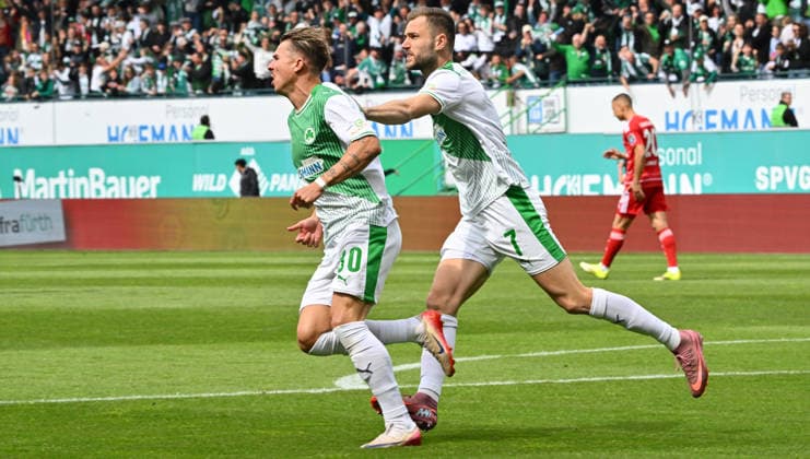 17 05 2026 Soccer Season 2025 2026 2 Soccer Bundesliga 34 Matchday SpVgg Greuther Fürth Kleeblatt Fortuna Düsseldorf Sportfoto Zink xwoxzix DFL regulations prohibit any use of photographs as image sequences and or quasi video only for editorial use Torjubel Jubel nach Treffer Tor Torschuß zum 1 0 duirch Felix Klaus 30, SpVgg Greuther Fürth Felix Klaus 30, SpVgg Greuther Fürth Dennis Srbeny 7, SpVgg Greuther Fürth