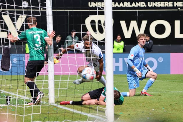 17 05 2026, Football, Men, 2 Bundesliga, Season 2025 2026, SV 07 Elversberg SC Preußen Münster, Goal celebration for 1 0, Goalscorer Bambase Conte SV 07 Elversberg Elversberg Ursapharm Arena an der Kaiserlinde Saarland Germany DEU Copyright: xSebastianxBachx