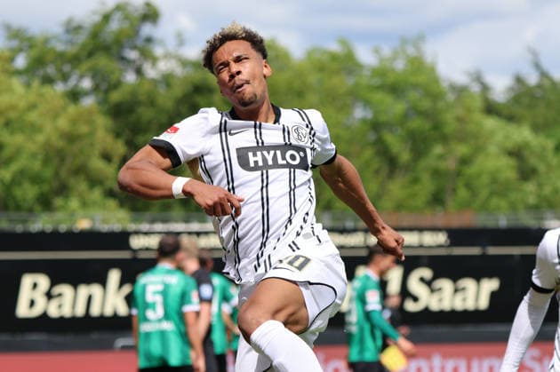 17 05 2026, Football, Men, 2 Bundesliga, Season 2025 2026, SV 07 Elversberg SC Preußen Münster, Goal celebration for 1 0, Goalscorer Bambase Conte SV 07 Elversberg Elversberg Ursapharm Arena an der Kaiserlinde Saarland Germany DEU Copyright: xSebastianxBachx