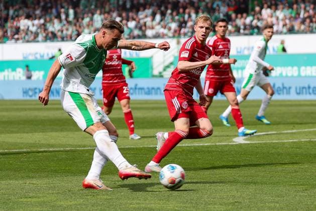 Felix Klaus 30 Spvgg Greuther Fuerth with his brace, the shot that leads to 2 0, , SpVgg Greuther Fuerth vs Fortuna Duesseldorf, Football, Men, 2 Bundesliga, DFL, Season 2025 2026, 34 Matchday, Second round, 17 05 2026 DFB regulations prohibit any use of photographs as image sequences and or quasi video Fuerth Bayern Germany Copyright: xkolbert-press MartinxAgüerax