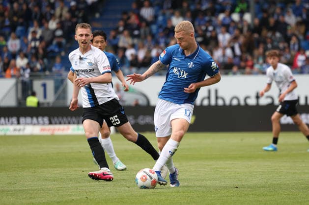 2026 05 17 xjfx 2 Bundesliga SV Darmstadt 98 SC Paderborn v l , Tjark Lasse Scheller SC Paderborn , Kai Klefisch SV Darmstadt 98 , in aktion, in action, DFL DFB REGULATIONS PROHIBIT ANY USE OF PHOTOGRAPHS as IMAGE SEQUENCES and or QUASI VIDEO Copyright: JoaquimxFerreira