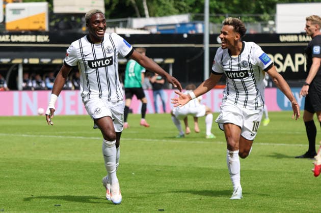 17 05 2026, Football, Men, 2 Bundesliga, Season 2025 2026, SV 07 Elversberg SC Preußen Münster, Goal celebration to 2 0, Goalscorer David Mokwa SV 07 Elversberg , Bambase Conte SV 07 Elversberg Elversberg Ursapharm Arena an der Kaiserlinde Saarland Germany DEU Copyright: xSebastianxBachx