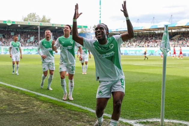 Noel Futkeu 9 Spvgg Greuther Fuerth celebrates his goal for 3 0, emotion, joy, with preparer Felix Klaus 30 Spvgg Greuther Fuerth , SpVgg Greuther Fuerth vs Fortuna Duesseldorf, Football, Men, 2 Bundesliga, DFL, Season 2025 2026, 34 Matchday, Second round, 17 05 2026 DFB regulations prohibit any use of photographs as image sequences and or quasi video Fuerth Bayern Germany Copyright: xkolbert-press MartinxAgüerax