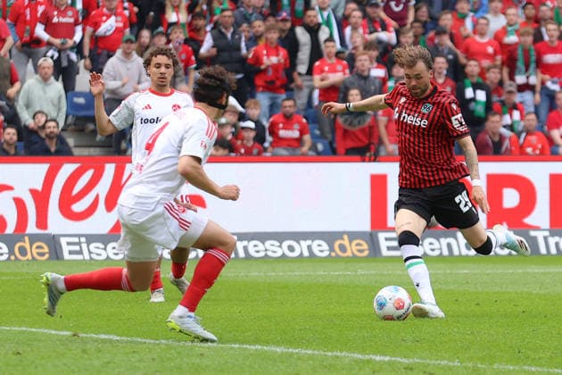 17 05 2026, xtgx, Fußball 2 Bundesliga, Hannover 96 1 FC Nürnberg v l Kolja Oudenne Hannover 96 Torschuetze, erzielt das Tor, Treffer, scores the goal 1 1 DFL DFB REGULATIONS PROHIBIT ANY USE OF PHOTOGRAPHS as IMAGE SEQUENCES and or QUASI VIDEO Hannover