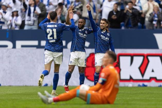 Soccer 2 Bundesliga 34 Matchday FC Schalke 04 Eintracht Braunschweig on 17 05 2026 at the Veltins Arena in Gelsenkirchen Goal celebration to 1 0 by Adil Aouchiche Schalke DFL regulations prohibit any use of photographs as image sequences and or quasi video xJRx