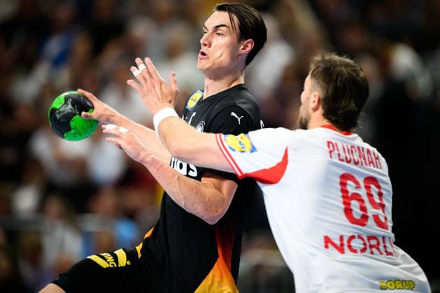 Koeln Handball Laenderspiel Deutschland Daenemark Miro Schluroff Germany , Daenemarks Steven Jacobsen Koeln Lanxess Arena Germany