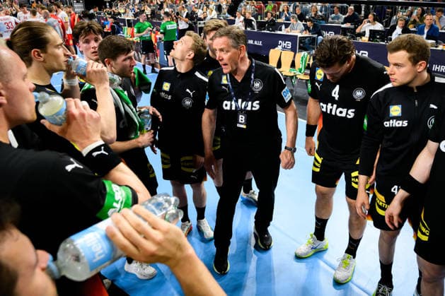 Koeln Handball Laenderspiel Deutschland Denmark Coach Alfred Gislason Germany at timeout Koeln Lanxess Arena Germany