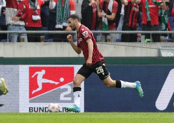 17 05 2026 Soccer Season 2024 2025 2 Soccer Bundesliga 34 Matchday Hannover 96 H96 1 FC Nürnberg FCN Club Sportfoto Zink DaMa xdaxmax DFL regulations prohibit any use of photographs as image sequences and or quasi video only for editorial use Jubel Freude Torjubel nach Tor zum 2 1 Waniss Taibi 26, Hannover 96 H96 und Mannschaft Team jubelt freut sich Torschütze Waniss Taibi 26, Hannover 96 H96