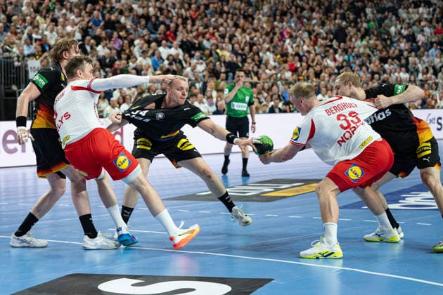 Mens Handball International Match, Germany Denmark May 17, 2026 Justus Fischer Germany Germany, 54 , Emil Bergholt Denmark, 33 , Mens Handball International Match, Germany Denmark May 17, 2026 Copyright: xBEAUTIFULxSPORTS Erlhofx