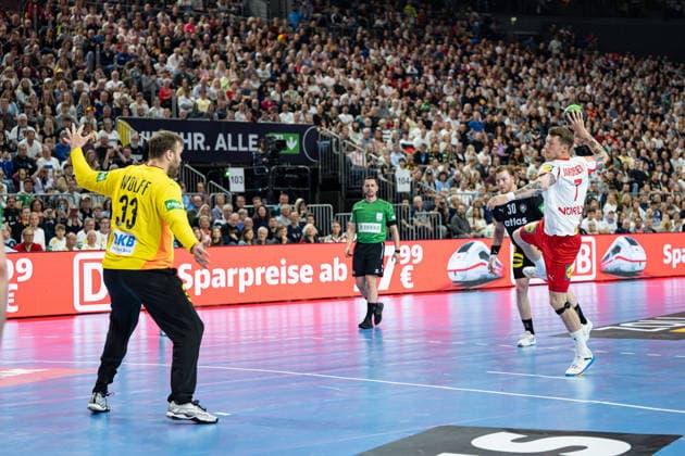 Mens Handball International Match, Germany Denmark May 17, 2026 Emil Manfeldt Jakobsen Denmark, 7 , throws the 7 meter penalty against Andreas Wolff Germany Deutschland, 33 , Mens Handball International Match, Germany Denmark May 17, 2026 Copyright: xBEAUTIFULxSPORTS Erlhofx