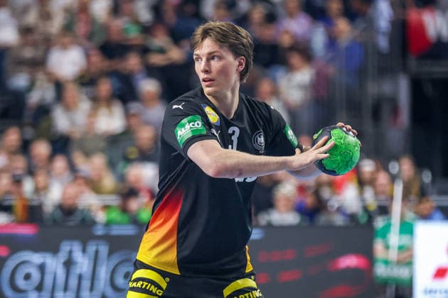 17 05 2026, xkwix, handball, international match, Germany Denmark , Lanxess Arena in Cologne Nils Lichtlein Germany 03 at the pass Photo xKamilxWilkowskixPressefotoKochx Nordrhein Westfalen Germany