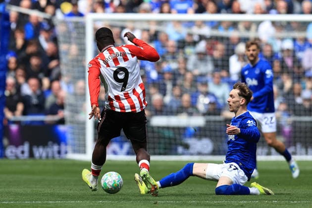 17th May 2026; Hill Dickinson Stadium, Liverpool, England; Premier League Football, Everton versus Sunderland; James Garner of Everton slides in to tackle Brian Brobbey of Sunderland DavidxBlunsden