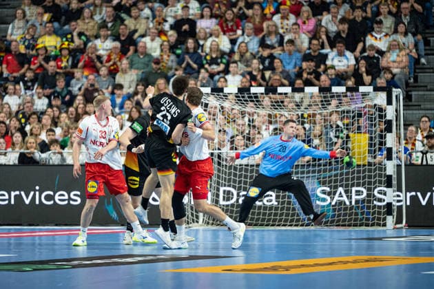 Mens Handball International Match, Germany Denmark May 17, 2026 Emil Bergholt Denmark, 33 , Renars Uscins Germany Germany, 23 , Kevin Moller Denmark, 20 , Mens Handball International Match, Germany Denmark May 17, 2026 Copyright: xBEAUTIFULxSPORTS Erlhofx