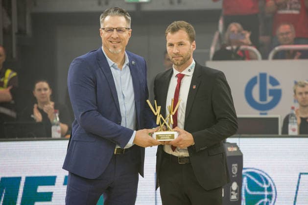 Bamberg, Germany 16 May 2026 1 BBL Playoff Quarterfinals 2025 2026 Sp 1 Bamberg Baskets vs Ratiopharm Ulmm In the picture easy Credit BBL Awards for Anton Gavel Bamberg is Coach of the Year Brose Arena Bayern Copyright: xFotostandx xSchmittx