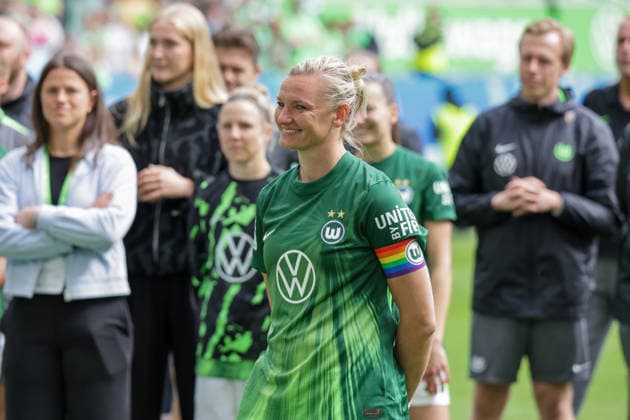 17 05 2026, xgrfx, Soccer Google Pixel Women Bundesliga, VfL Wolfsburg 1 FC Nürnberg v l Verabschiedung, Alexandra Popp VfL Wolfsburg DFL DFB REGULATIONS PROHIBIT ANY USE OF PHOTOGRAPHS as IMAGE SEQUENCES and or QUASI VIDEO Wolfsburg