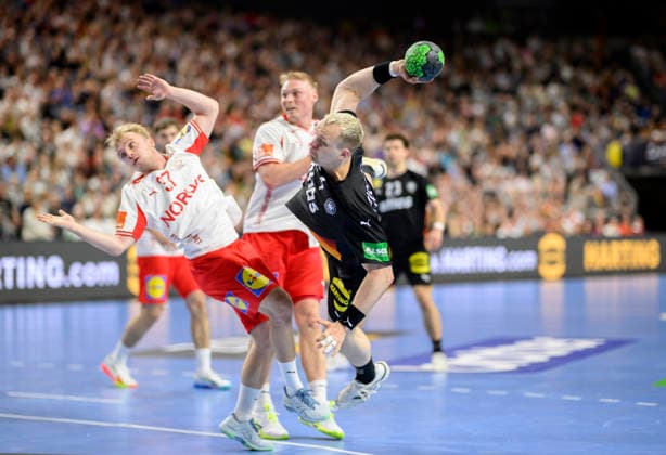 l r Hjalte LYKKE DEN , Justus Fischer GER duel, throw, action men handball international match, Germany GER Denmark DEN , on 17 05 2026 in Cologne Germany Lanxess Arena
