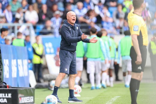 Uwe Roesler VfL Bochum, Head Coach , Karlsruher SC vs VfL Bochum, 2 Bundesliga, 34 Matchday, 2025 2026, 17 05 2026, DFL REGULATIONS PROHIBIT ANY USE OF PHOTOGRAPHS AS IMAGE SEQUENCES AND OR QUASI VIDEO, Karlsruher SC vs VfL Bochum, 2 Bundesliga, 34 Matchday, 2025 2026, 17 05 2026 Karlsruhe Copyright: xEibner-Pressefoto JanxPrihodax EP_JPA