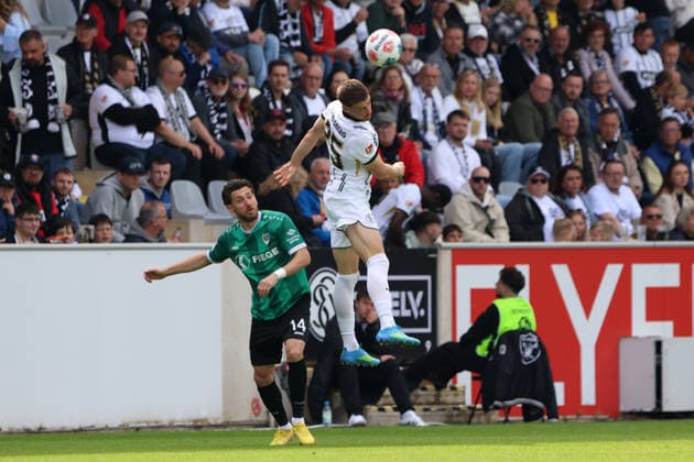 17 05 2026, Football, Men, 2 Bundesliga, Season 2025 2026, SV 07 Elversberg SC Preußen Münster, Lukas Petkov SV 07 Elversberg , Charalambos Makridis SC Preußen Münster Elversberg Ursapharm Arena an der Kaiserlinde Saarland Germany DEU Copyright: xSebastianxBachx