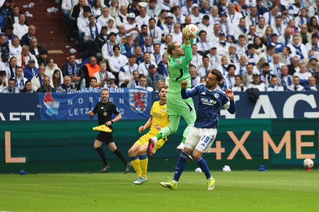Loris Karius FC Schalke 04 at the match of the 2 Bundesliga season 2025 26 FC Schalke 04 Eintracht Braunschweig Copyright Thomas Pakusch Copyright: Thomas Pakusch