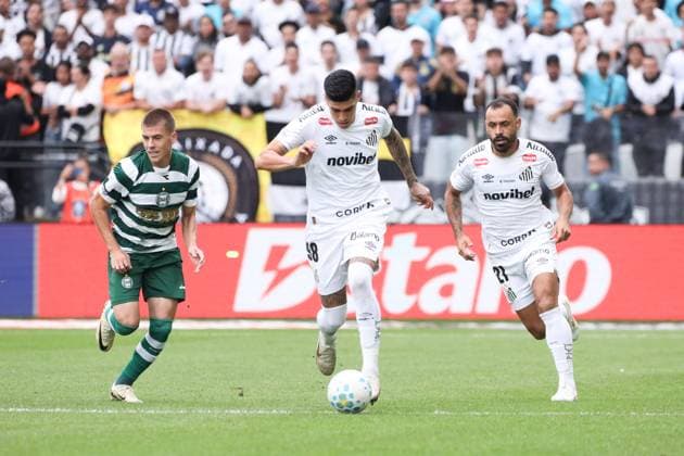 Santos and Coritiba in the Brazilian Championship Adonis Frias of Santos during the match against Coritiba for the 16th round of the Brazilian Championship, at Neo Quimica Arena, east zone of Sao Paulo, this Sunday, May 17, 2026. SAO PAULO SAO PAULO BRAZIL Copyright: xMarinaxUezimax