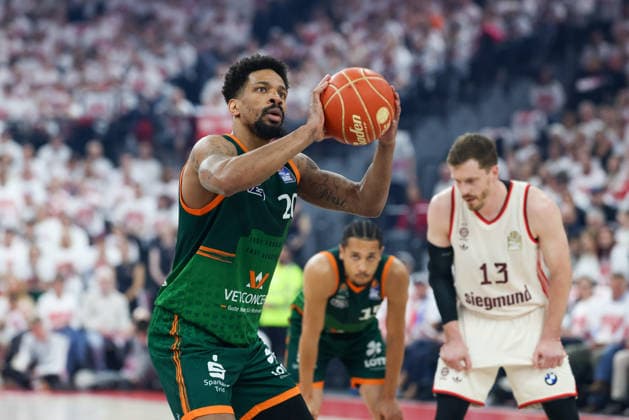 Urald King Vet Concept Gladiators Trier, 20 with ball, GER, FC Bayern Basketball vs Vet Concept Gladiators Trier, basketball, easycredit Basketball Bundesliga, playoffs, quarterfinals season 2025 2026, 17 05 2026, GER, FC Bayern Basketball vs Vet Concept Gladiators Trier, basketball, easycredit Basketball Bundesliga, playoffs, quarterfinals season 2025 2026, 17 05 2026 Muenchen Copyright: xEibner-Pressefoto JennixMaulx EP_JML