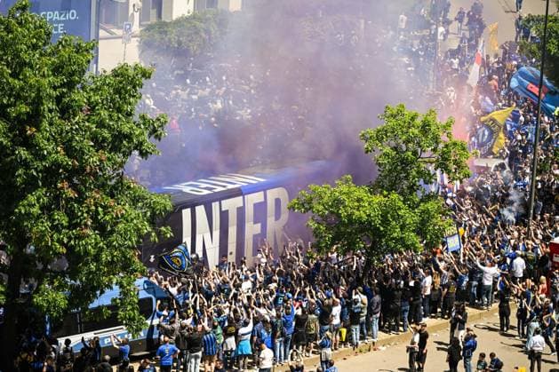 FOOTBALL - Serie A - Inter Milan - FC Internazionale vs Hellas Verona FC Photo by IPA ABACAPRESS.COM84786194 - Bus Inter FC and Inter Fc supporters before he Italian Serie A football match between Inter FC Internazionale and Hellas Verona FC on May 17, 2026 at Giuseppe Meazza San Siro stadium in Milan, Italy Credit: Tiziano Ballabio Milan Italy  Copyright: xIPAxSport ABACAx