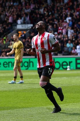 Premier League: Brentford v Crystal Palace LONDON, UK - 17th May 2026: Dango Ouattara of Brentford celebrates scoring his side s first goal during the Premier League match between Brentford FC and Crystal Palace FC at Gtech Community Stadium London Gtech Community Stadium England United Kingdom Copyright: xCraigxMercerx xPeakxActionxPhotosx