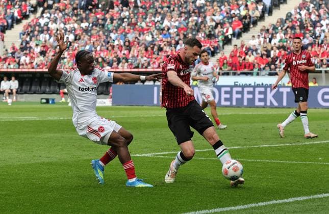 17 05 2026 Soccer Season 2024 2025 2 Soccer Bundesliga 34 Matchday Hannover 96 H96 1 FC Nürnberg FCN Club Sportfoto Zink DaMa xdaxmax DFL regulations prohibit any use of photographs as image sequences and or quasi video only for editorial use Mohamed Ali Zoma 23, 1 FC Nürnberg FCN Boris Tomiak 3, Hannover 96 H96