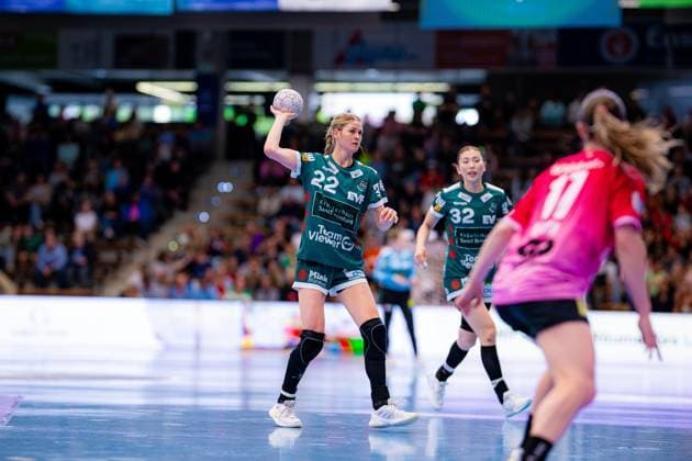 Scene with Sina Ehmann 22 Frisch auf Göppingen Women , Haruno Sasaki 32 Frisch auf Göppingen Women and Emma Hertha 17 SV Halle Neustadt Scene with Sina Ehmann 22 Frisch auf Göppingen Women and Emma Hertha 17 SV Halle Neustadt Copyright: xMaxxKrausex Rohdiamantx