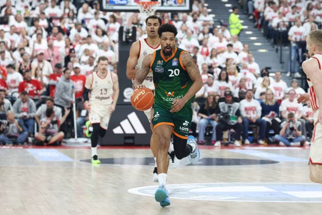 Urald King Vet Concept Gladiators Trier, 20 with ball with Oscar da Silva FC Bayern Basketball, 01 , GER, FC Bayern Basketball vs Vet Concept Gladiators Trier, Basketball, easycredit Basketball Bundesliga, Playoffs, Quarterfinals Season 2025 2026, 17 05 2026, GER, FC Bayern Basketball vs Vet Concept Gladiators Trier, Basketball, easycredit Basketball Bundesliga, Playoffs, Quarterfinals Season 2025 2026, 17 05 2026 Muenchen Copyright: xEibner-Pressefoto JennixMaulx EP_JML