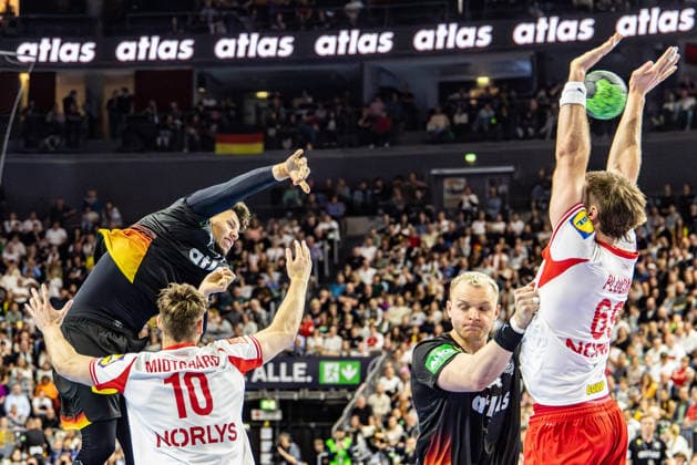 The throw of Marko Grgic Germany, 71 is blocked by Steven Plucnar Jacobsen Denmark, 69 GER, Germany GER vs Denmark DEN , Handball, International, Men, Season 2025 2026, 17 05 2026 GER, Germany GER vs Denmark DEN , Handball, International, Men, Season 2025 2026, 17 05 2026 Cologne Copyright: xEibner-Pressefoto GerhardxWingenderx EP_GWR