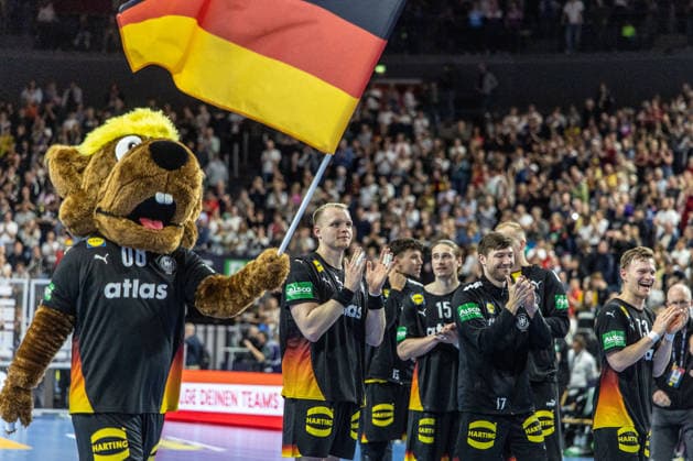 The players of the German team are happy about their performance after the match GER, Germany GER vs Denmark DEN , handball, international match, men, season 2025 2026, 17 05 2026 GER, Germany GER vs Denmark DEN , handball, international match, men, season 2025 2026, 17 05 2026 Cologne Copyright: xEibner-Pressefoto GerhardxWingenderx EP_GWR