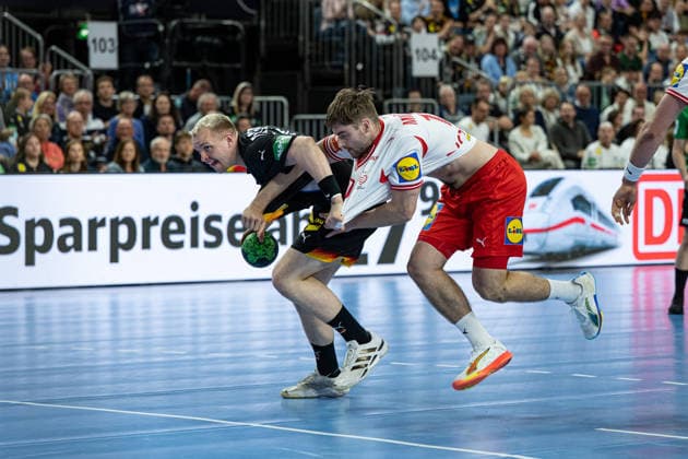 Mens Handball International Match, Germany Denmark May 17, 2026 Justus Fischer Germany Germany, 54 , Marcus Midtgaard Denmark, 10 , Mens Handball International Match, Germany Denmark May 17, 2026 Copyright: xBEAUTIFULxSPORTS Erlhofx