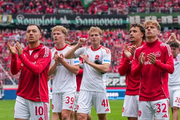 Germany Soccer 2 Bundesliga, Season 2025 26, Matchday 34, Hannover 96 vs 1 FC Nürnberg, 17 05 2026, Heinz von Heiden Arena Hannover, Lower Saxony Players of 1 FC Nürnberg applaud the traveling away fans Copyright: xLeonxFrickx